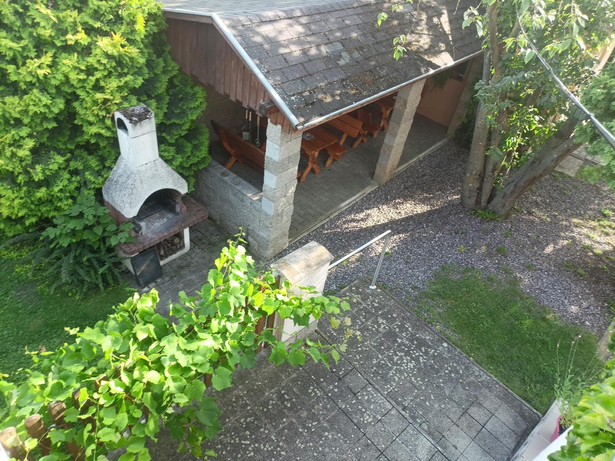 Podhájska Dom V Zahrade酒店 外观 照片